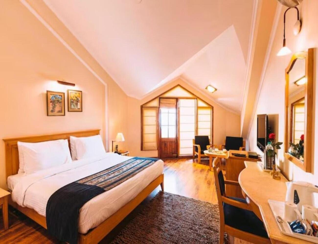 Hotel Willow Banks - Boutique 4 Star Hotel On The Mall Road Šimla Exteriér fotografie